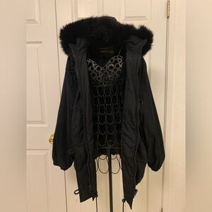 Elegant Black Puffer Jacket with Faux Fur Hood